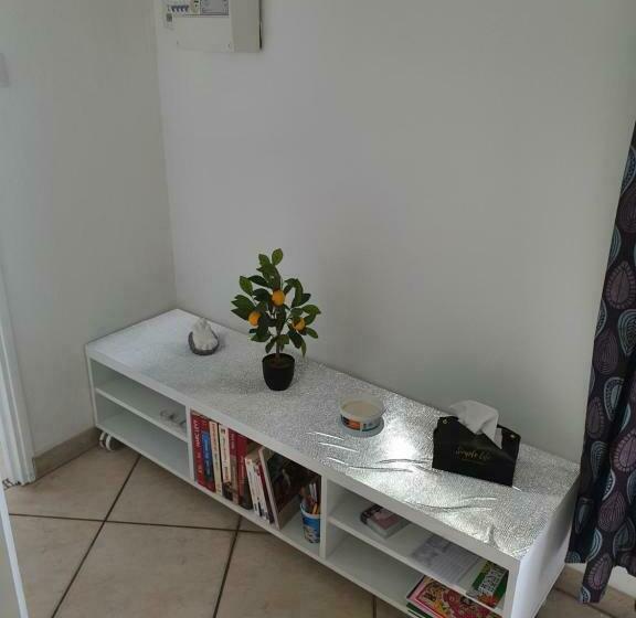 Entre Arènes Et Maison Carrée P1