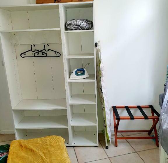 Entre Arènes Et Maison Carrée P1