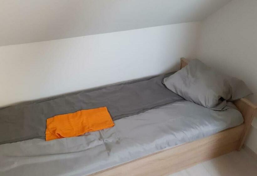 Varkor Villa At The Castle