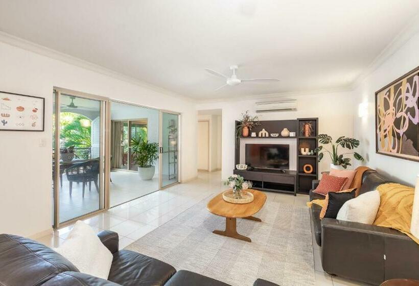 Lantana Lakes   Resort Style Living