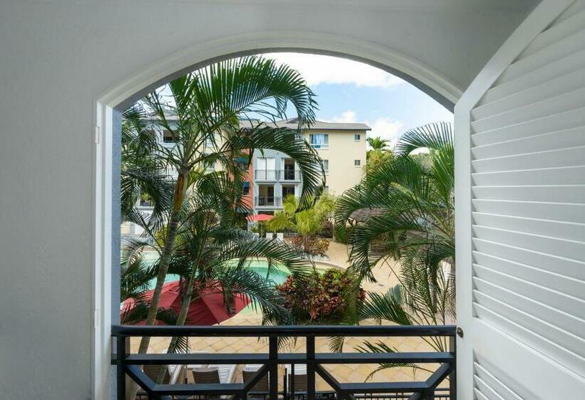 Lantana Lakes   Resort Style Living