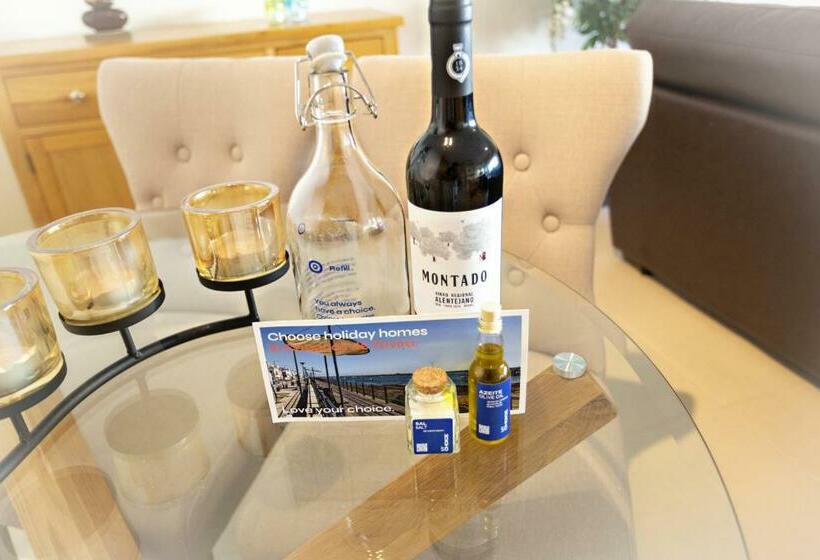 Ocean Breeze Apartment