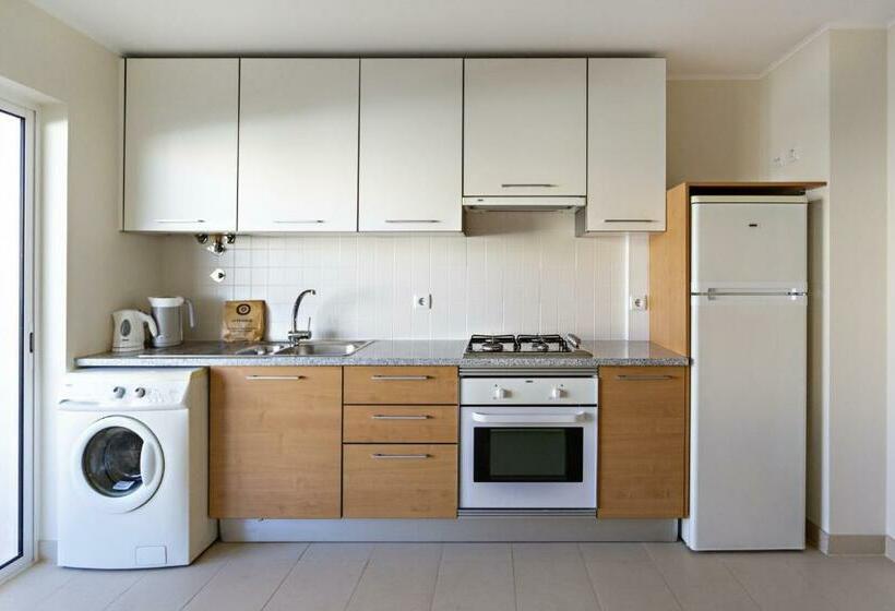 Ocean Breeze Apartment