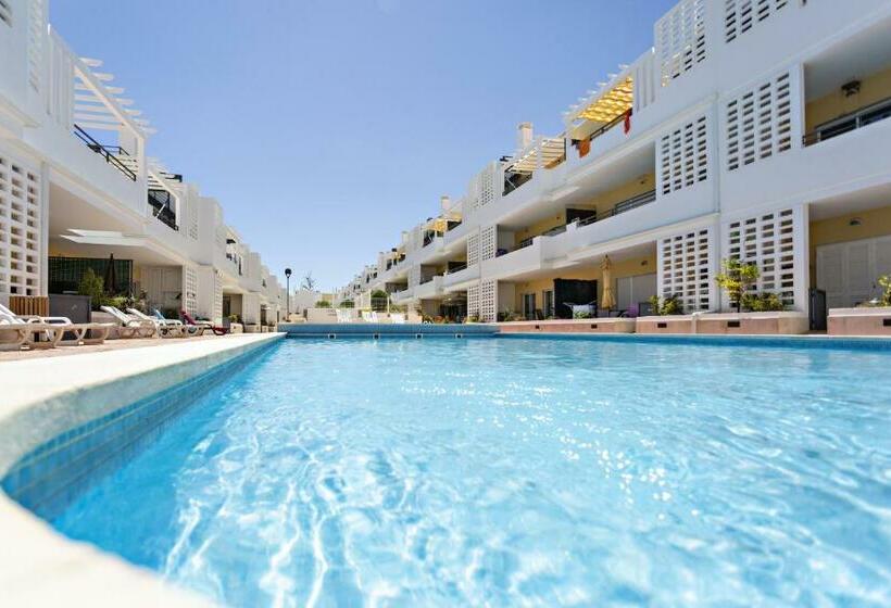 Ocean Breeze Apartment