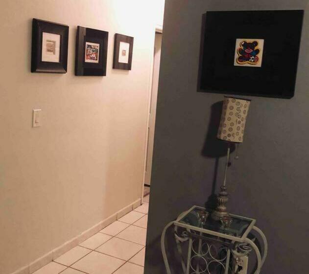 Our Cozy House In The Middle Of Miami