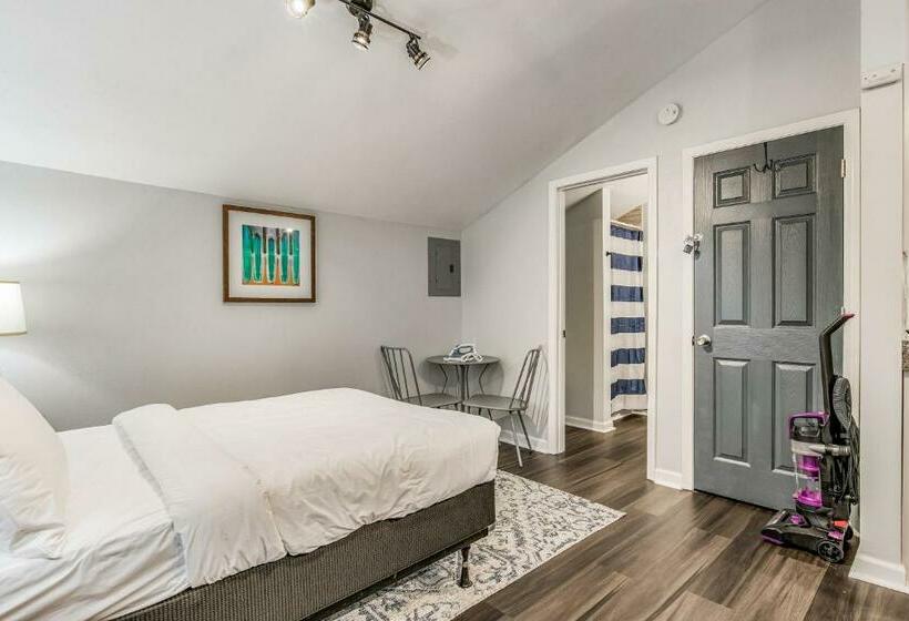 Pensacola Pearl Studio Apartment Pets Welcome