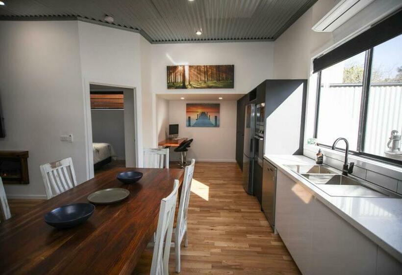 Rail View Stay Timboon