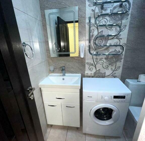 двухкомнатная квартира в новостройке ,центре еревана, возле площади республика