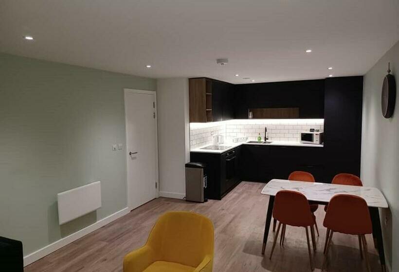 2 Bed Flat Colindale