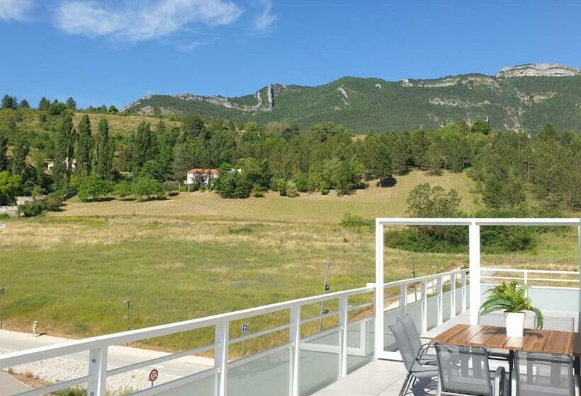 Appartement Neuf, Avec Vue Montagnes