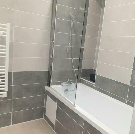 Appartement Neuf, Avec Vue Montagnes