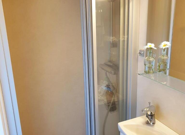 Cabin Near Lake And Beautiful Nature Reserve