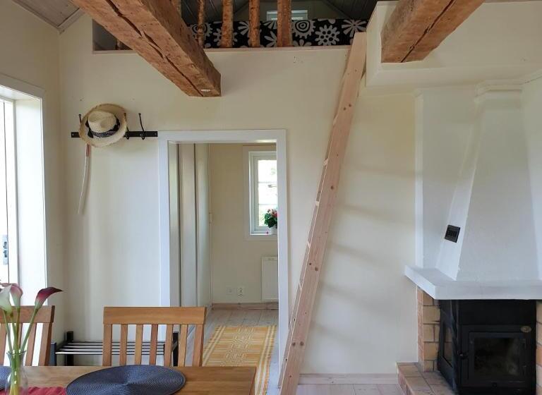 Cabin Near Lake And Beautiful Nature Reserve