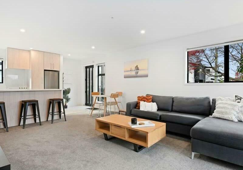 Central Convenience On Armagh