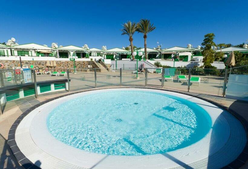 Homeforguest Bungalow Vista Golf Con Terraza Y Piscina