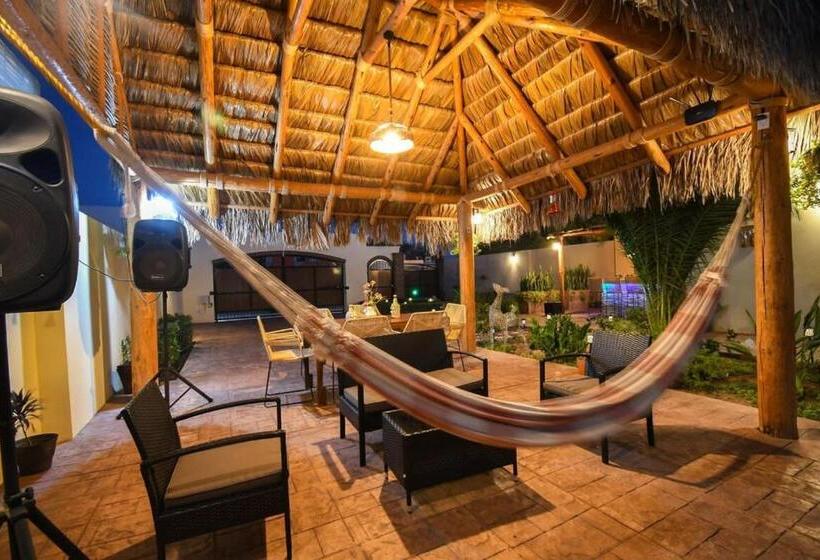 Oceanview Rooftop Private Pool Game Room & Bar