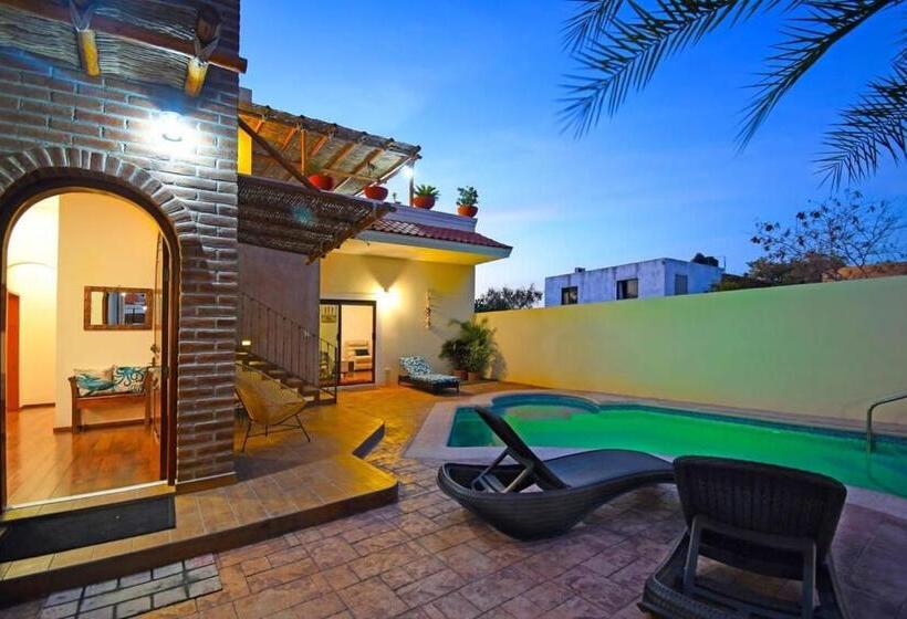 Oceanview Rooftop Private Pool Game Room & Bar