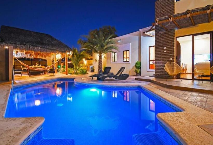 Oceanview Rooftop Private Pool Game Room & Bar