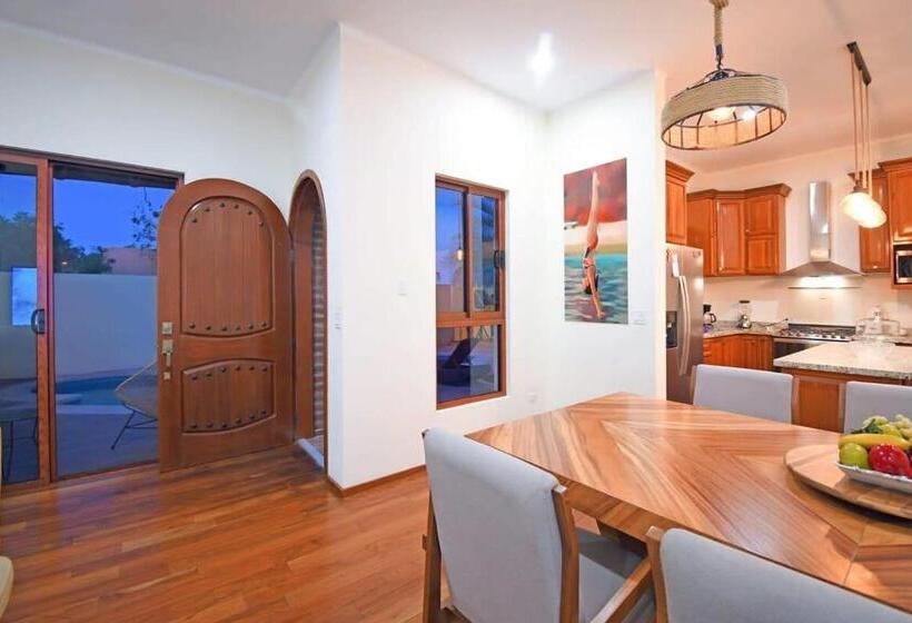 Oceanview Rooftop Private Pool Game Room & Bar