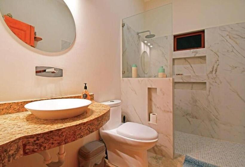 Oceanview Rooftop Private Pool Game Room & Bar