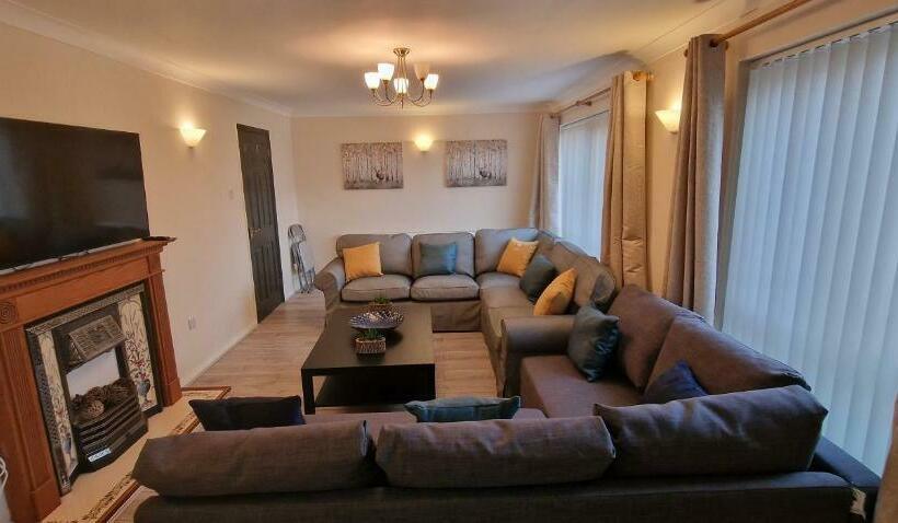 Shirley L, Milton, Cambridge, 4 Br House, Newly Refurbished