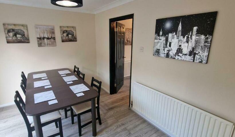 Shirley L, Milton, Cambridge, 4 Br House, Newly Refurbished