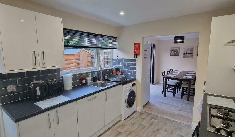 Shirley L, Milton, Cambridge, 4 Br House, Newly Refurbished