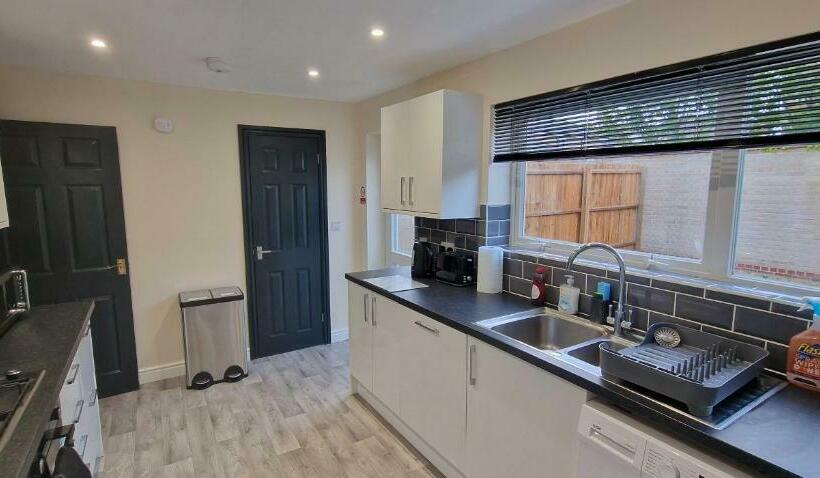 Shirley L, Milton, Cambridge, 4 Br House, Newly Refurbished