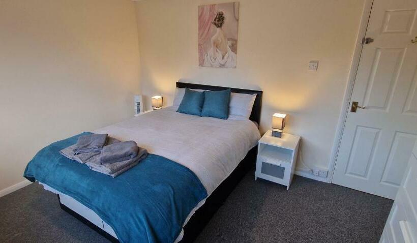 Shirley L, Milton, Cambridge, 4 Br House, Newly Refurbished