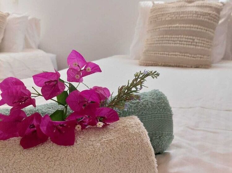 Stunning 8 Bed Villa In Estoi