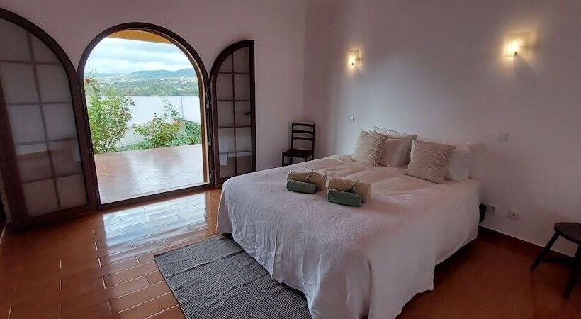 Stunning 8 Bed Villa In Estoi