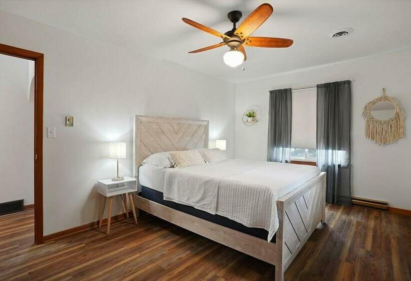 The Beverly On Buena Lake