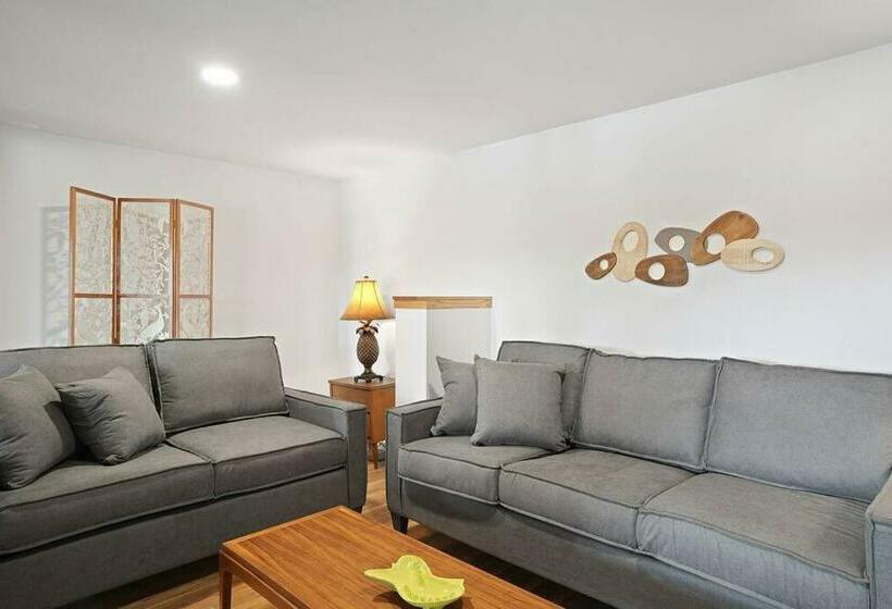 The Beverly On Buena Lake