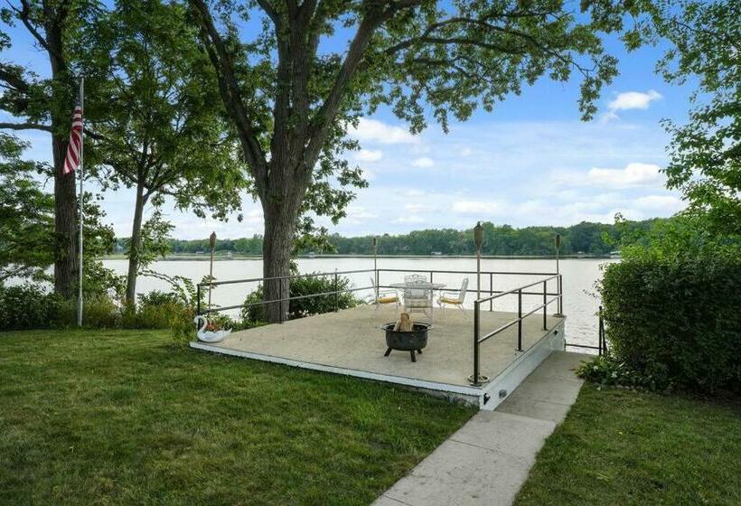 The Beverly On Buena Lake