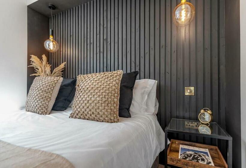 Unique Apartment With Parking / Sofa Bed