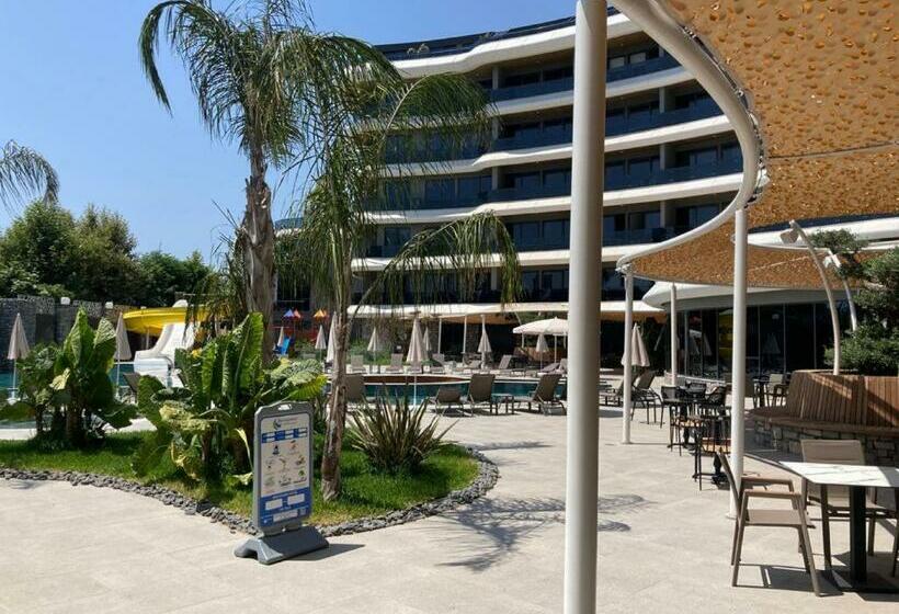 Via Mar 3 Premium Residence