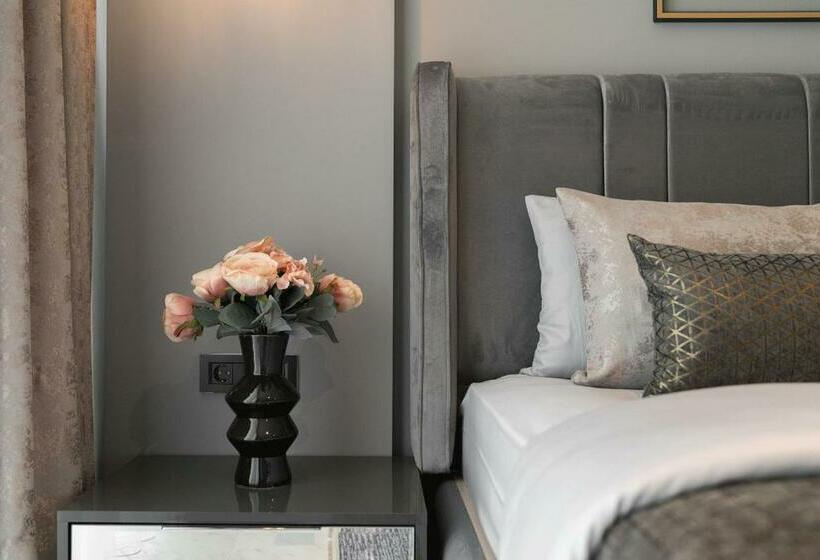 Via Mar 3 Premium Residence