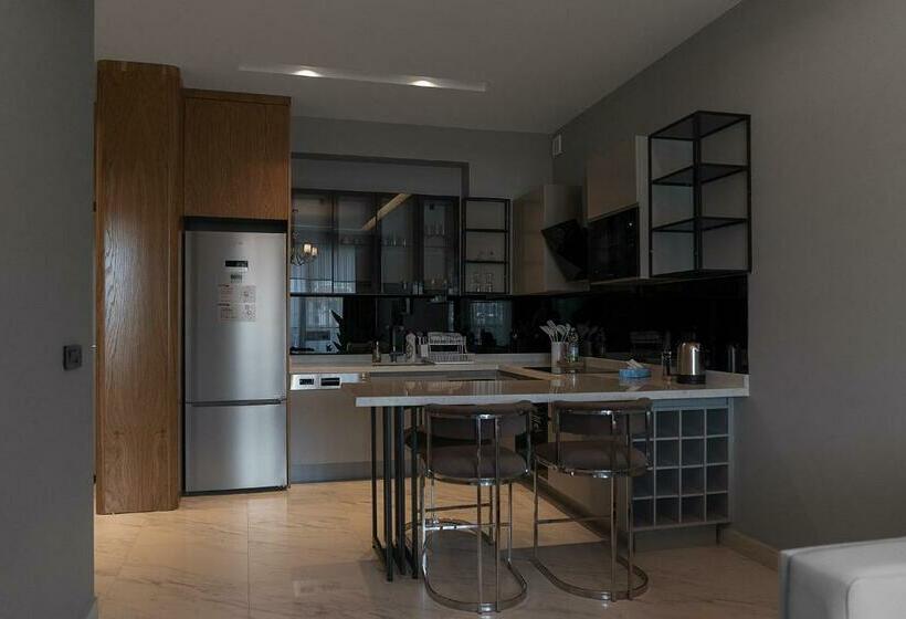 Via Mar 3 Premium Residence