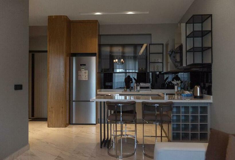 Via Mar 3 Premium Residence