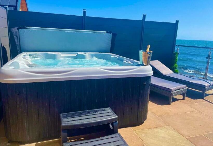 4 Sinclair Bay Lodges