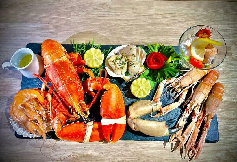 4 Sinclair Bay Lodges