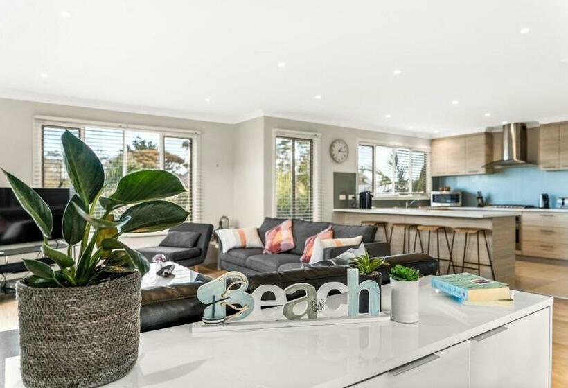 Amongst The Palms Inverloch