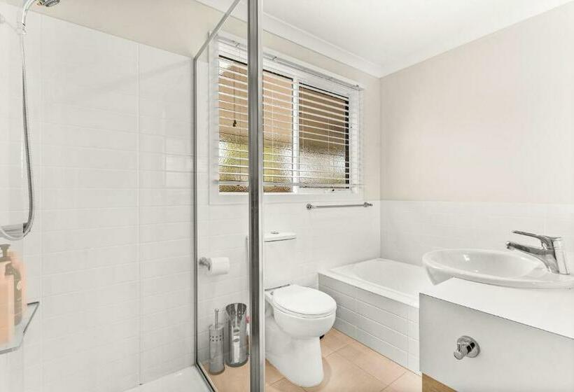 Amongst The Palms Inverloch