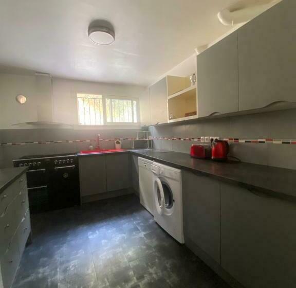 Bas De Villa Piscine Jacuzzi / Soleil Et Etoiles