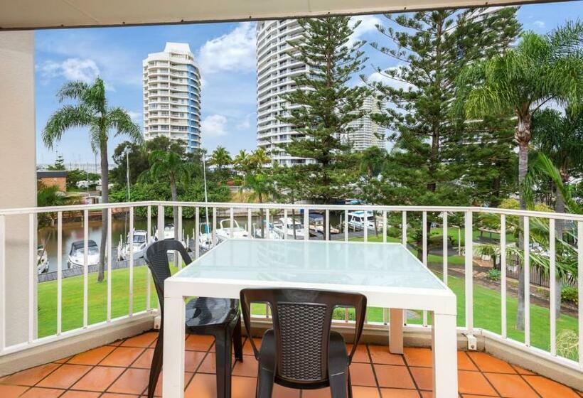 Bayview Bay Apartments And Marina