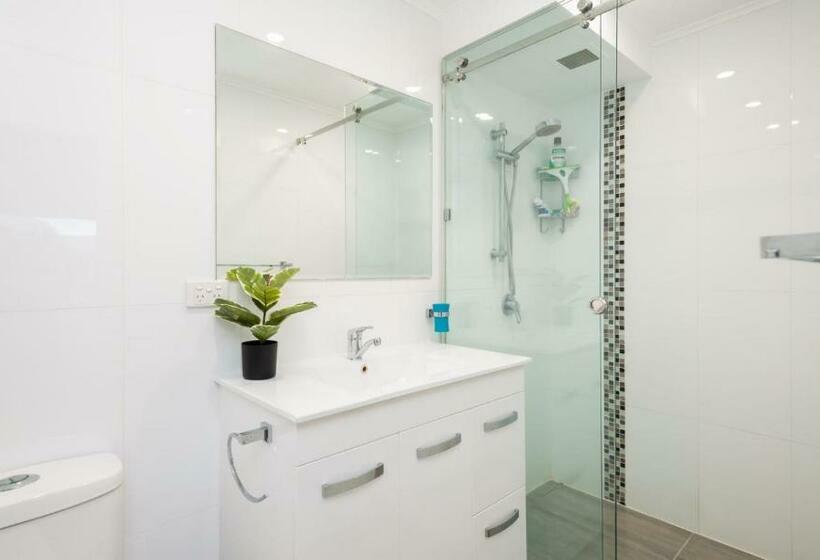 Bayview Bay Apartments And Marina