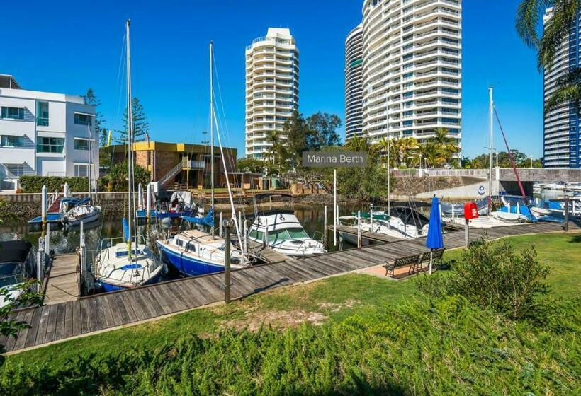Bayview Bay Apartments And Marina