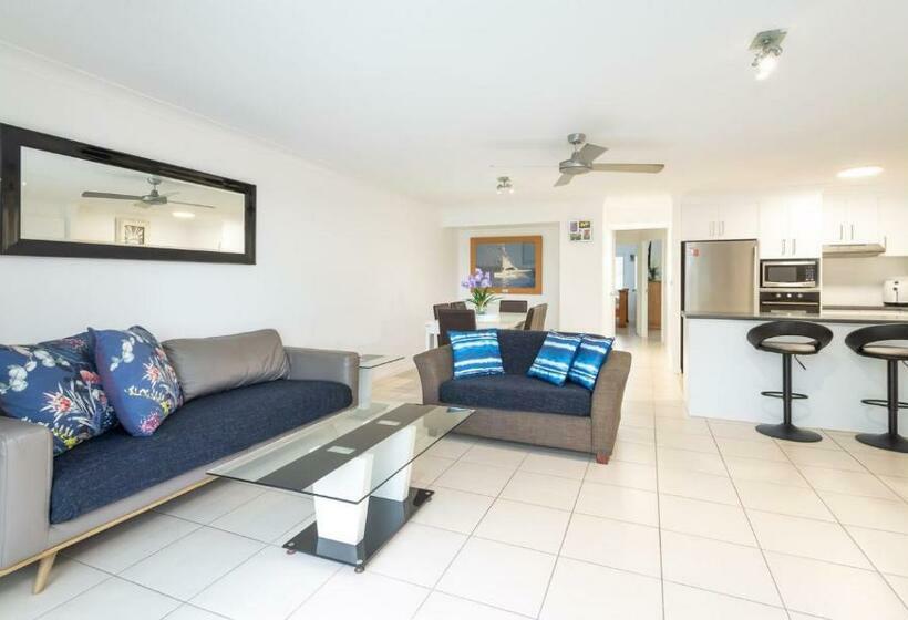 Bayview Bay Apartments And Marina