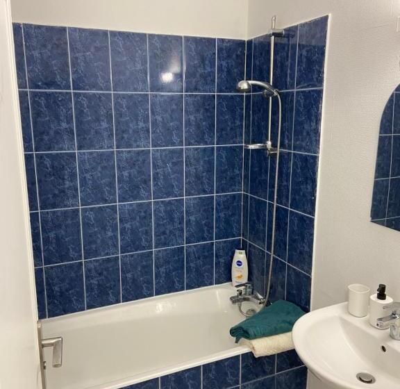 Bel Appartement Spacieux, Lumineux Avec Parking