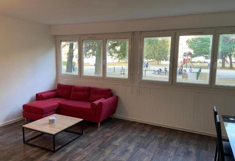 Bel Appartement Spacieux, Lumineux Avec Parking